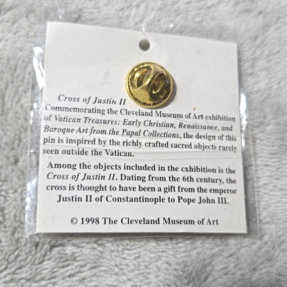 #315 Cross of justin pin - Picture 2 of 3